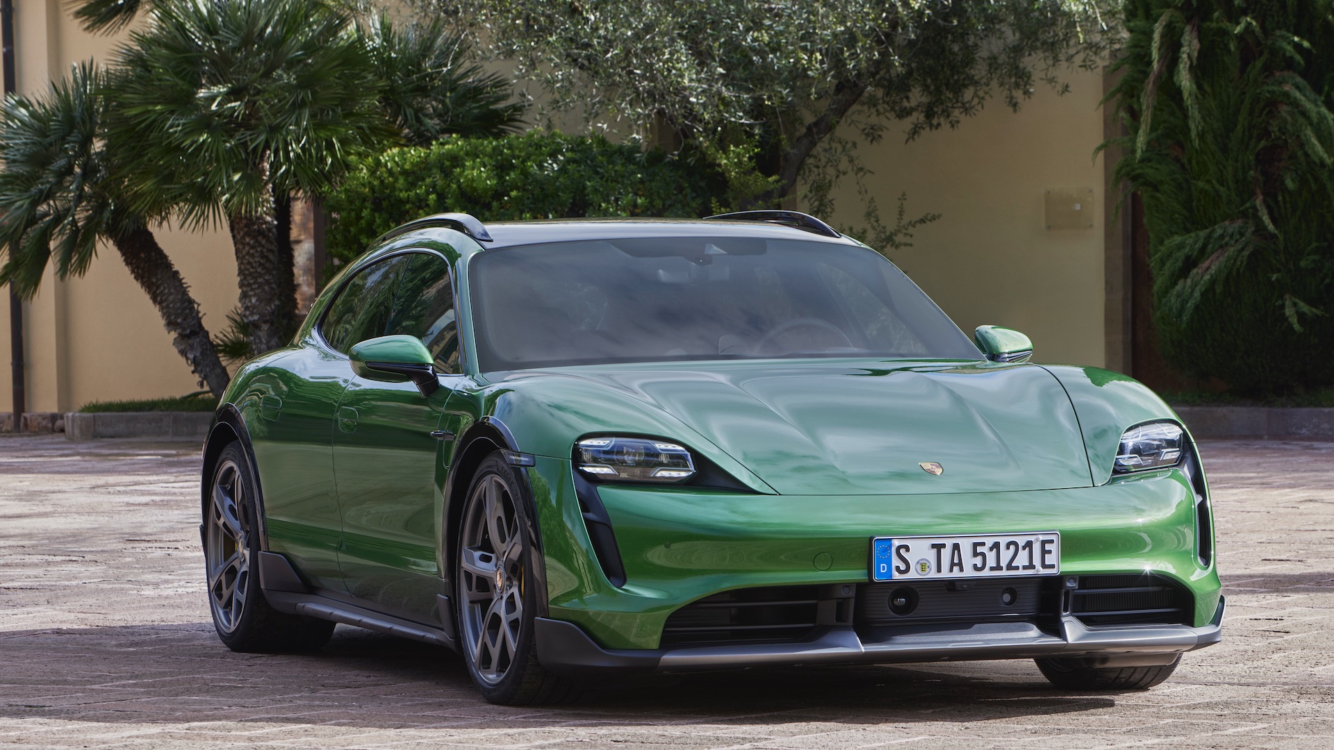 Porsche lance un modèle plus baroudeur de sa Taycan 100 électrique