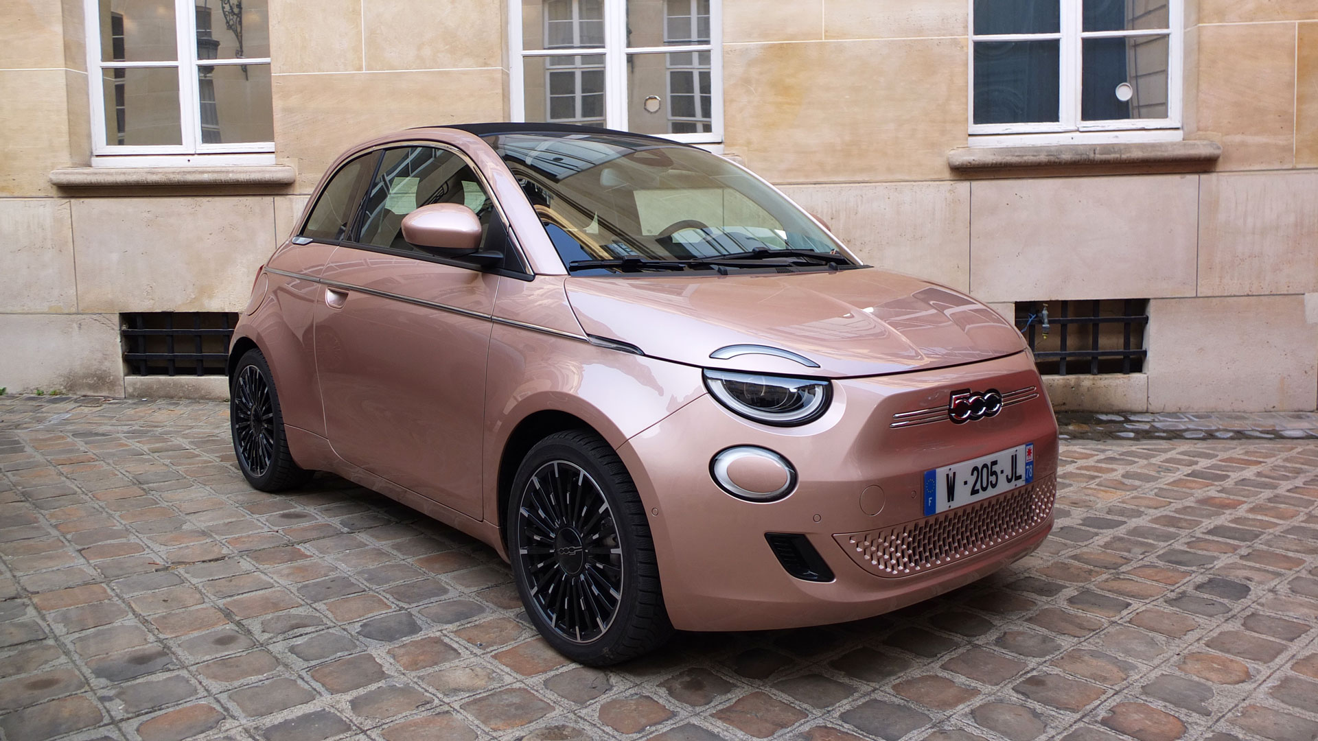 https://www.numerama.com/wp-content/uploads/2021/04/essai-fiat-500-electrique9.jpg