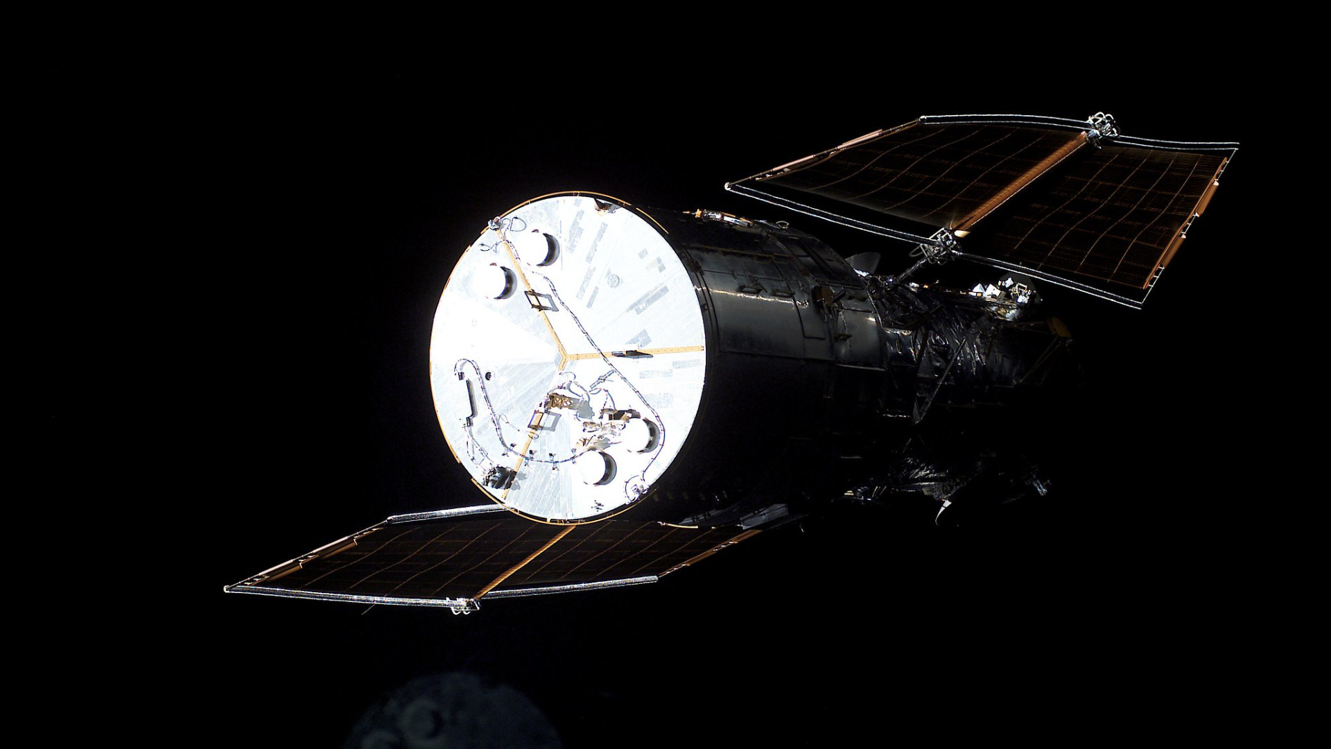 NASA zdołała przełączyć się na komputer zapasowy Teleskopu Hubble’a