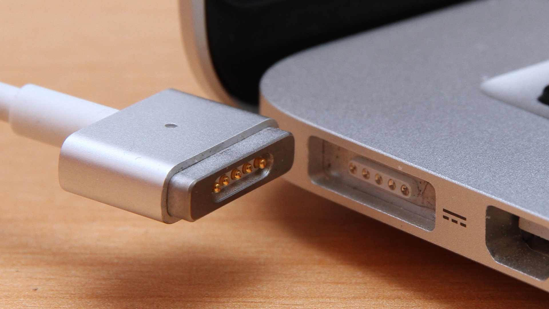 MagSafe 3, USB-C : tout ce qu'il faut savoir sur la recharge des nouveaux  MacBook Pro - Numerama