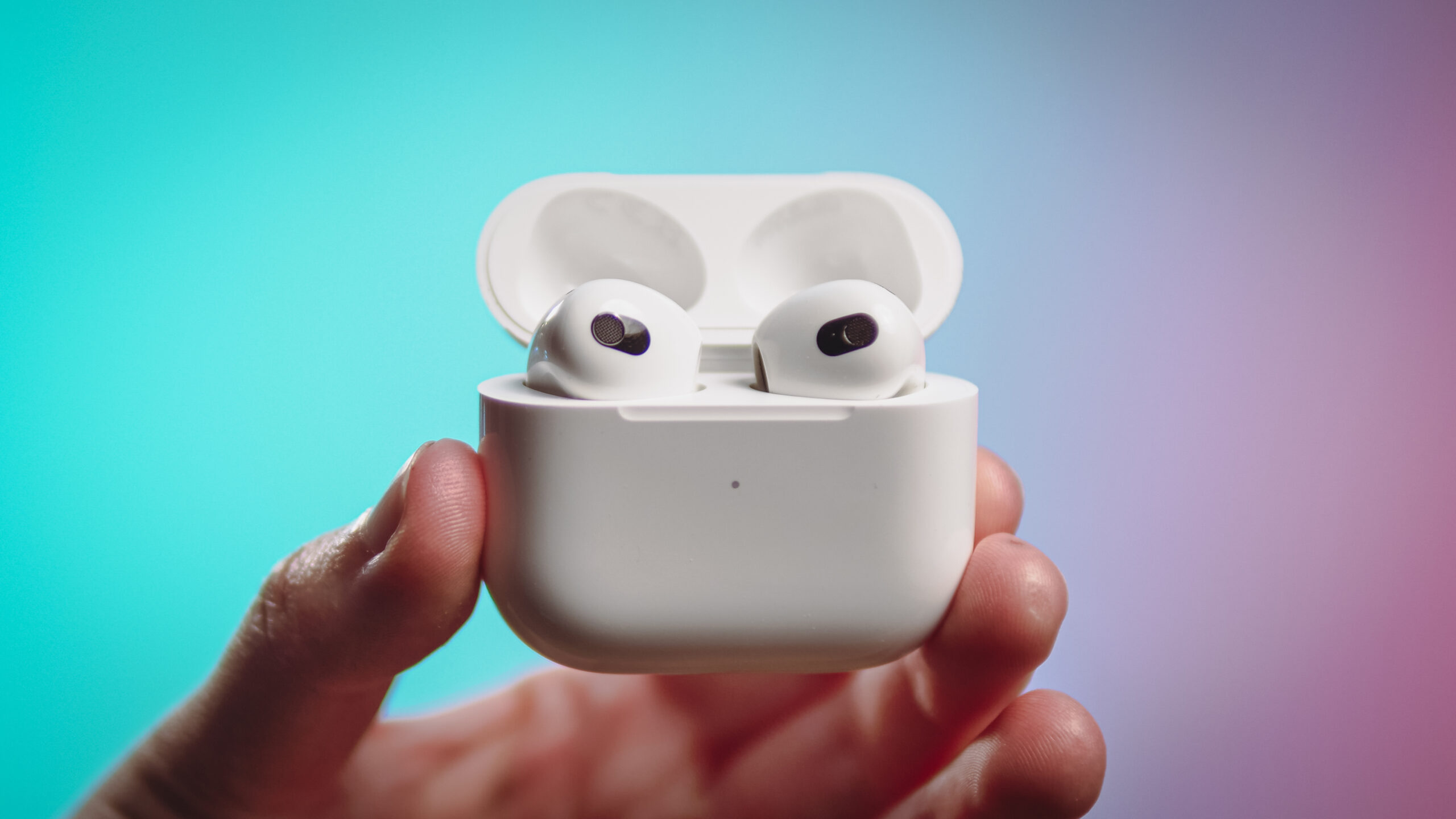 Apple AirPods (3ème génération) - Ecouteurs sans fil bluetooth avec boitier  de charge pour iPhone/iPad/Mac Pas Cher