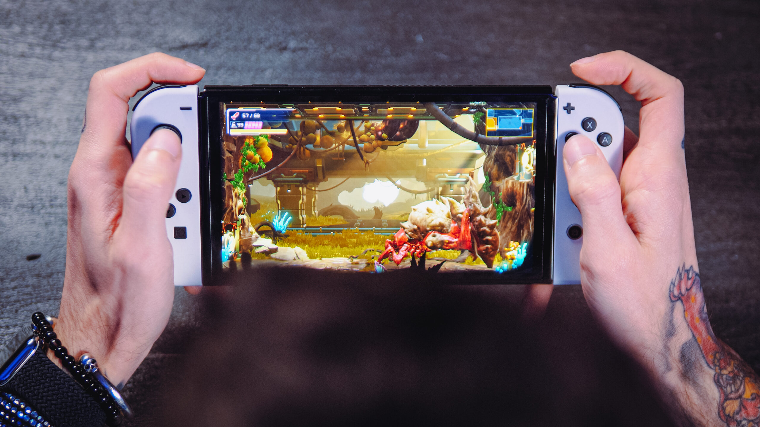 L'écran de la Nintendo Switch OLED est équipé d'un film de protection (à ne  pas retirer) - Numerama