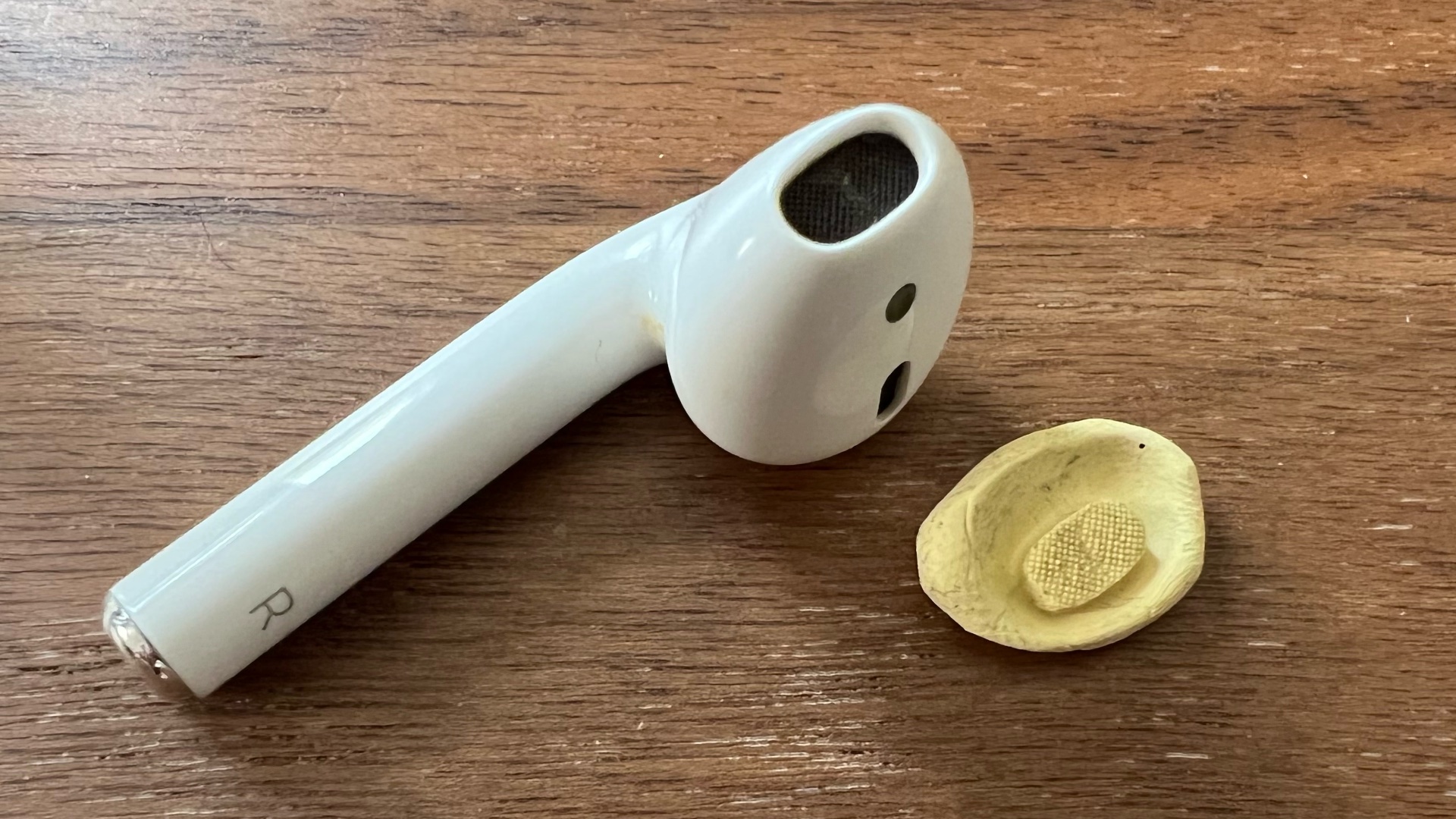 Comment faire pour nettoyer une paire d'AirPods Pro sans danger ?