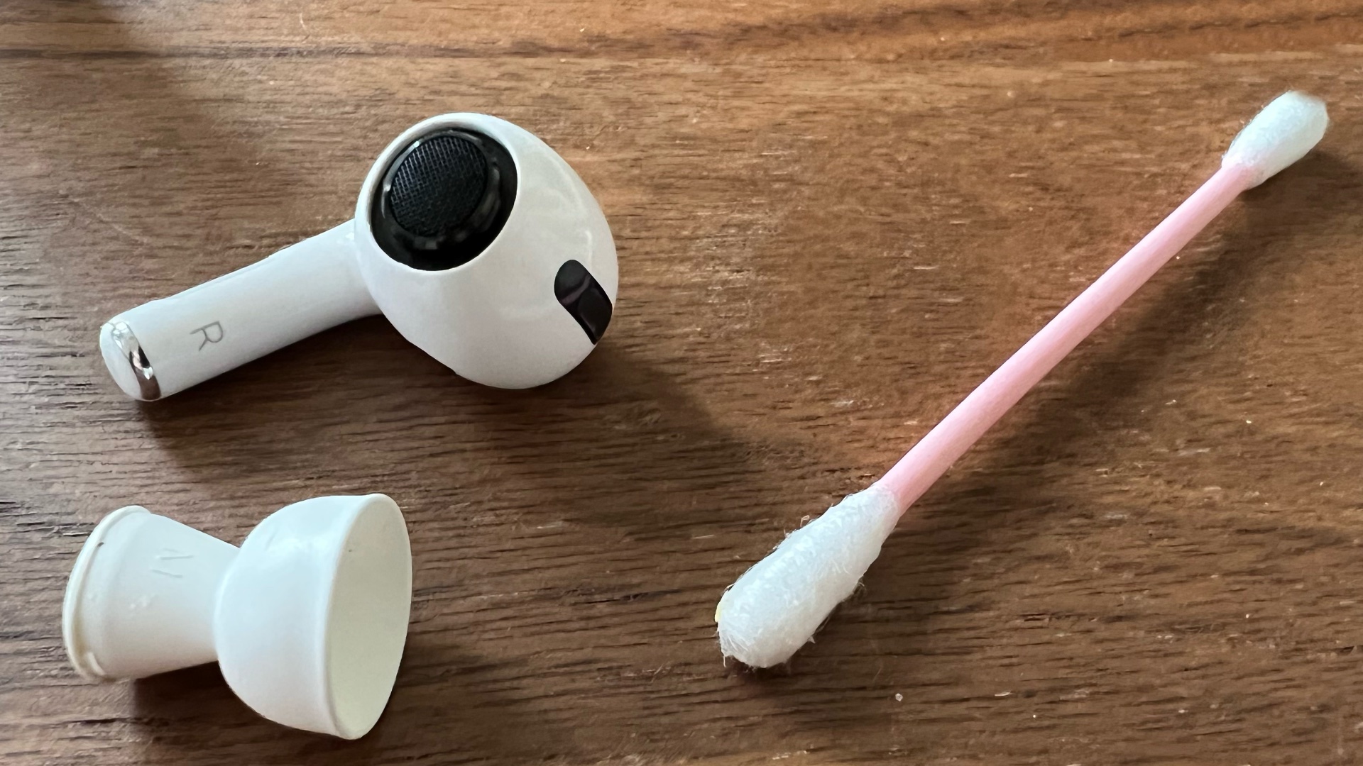 Comment Nettoyer Airpods Pro ?