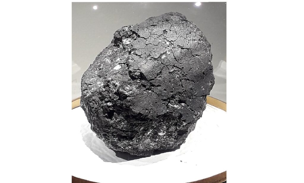 Météorite d'Orgueil, une chondrite CI tombée en France en 1864