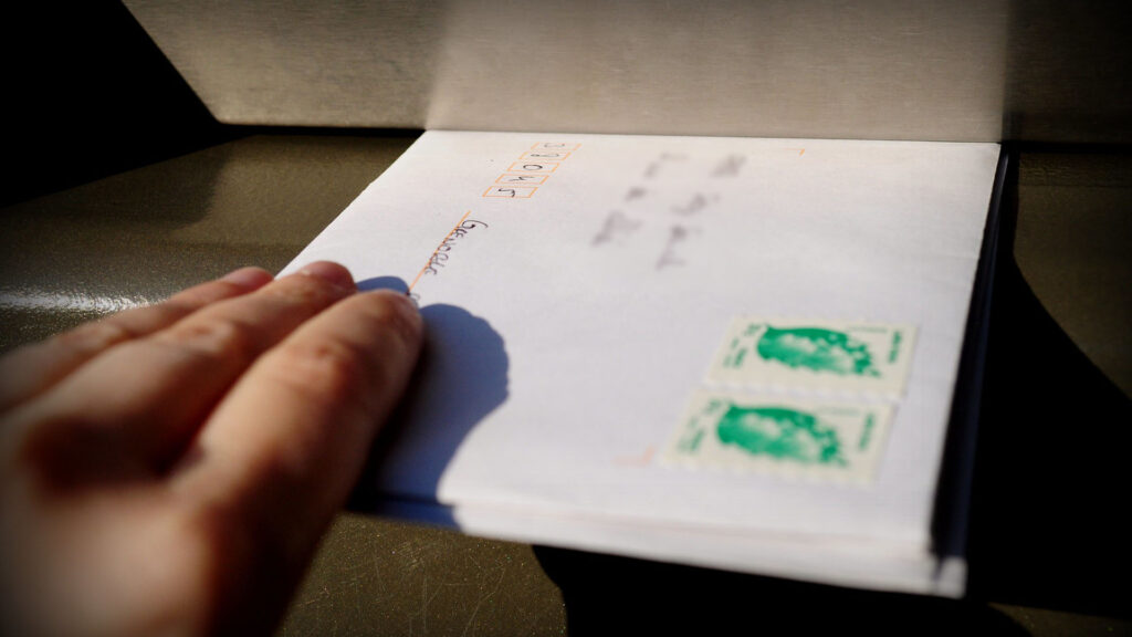 enveloppe timbre poste lettre
