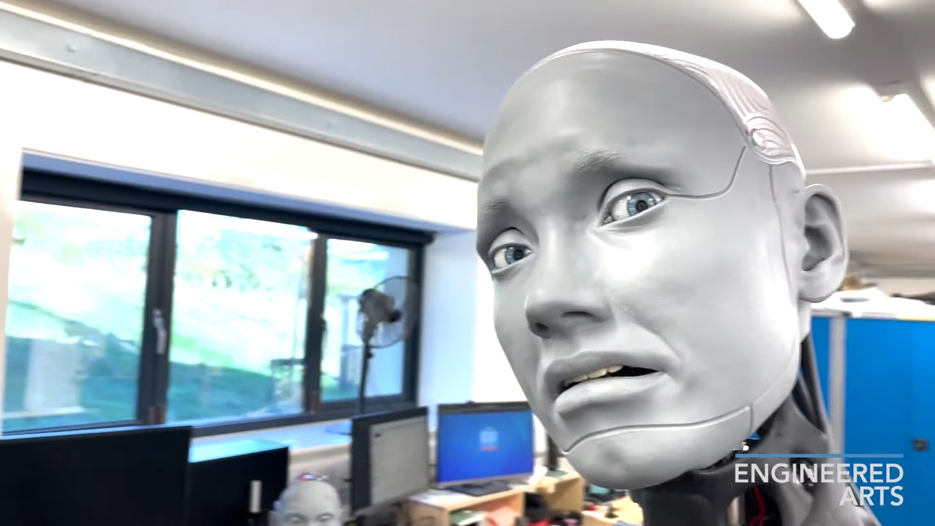 Le robot Ameca ou l'hyperréalisme facial - Sciences et Avenir