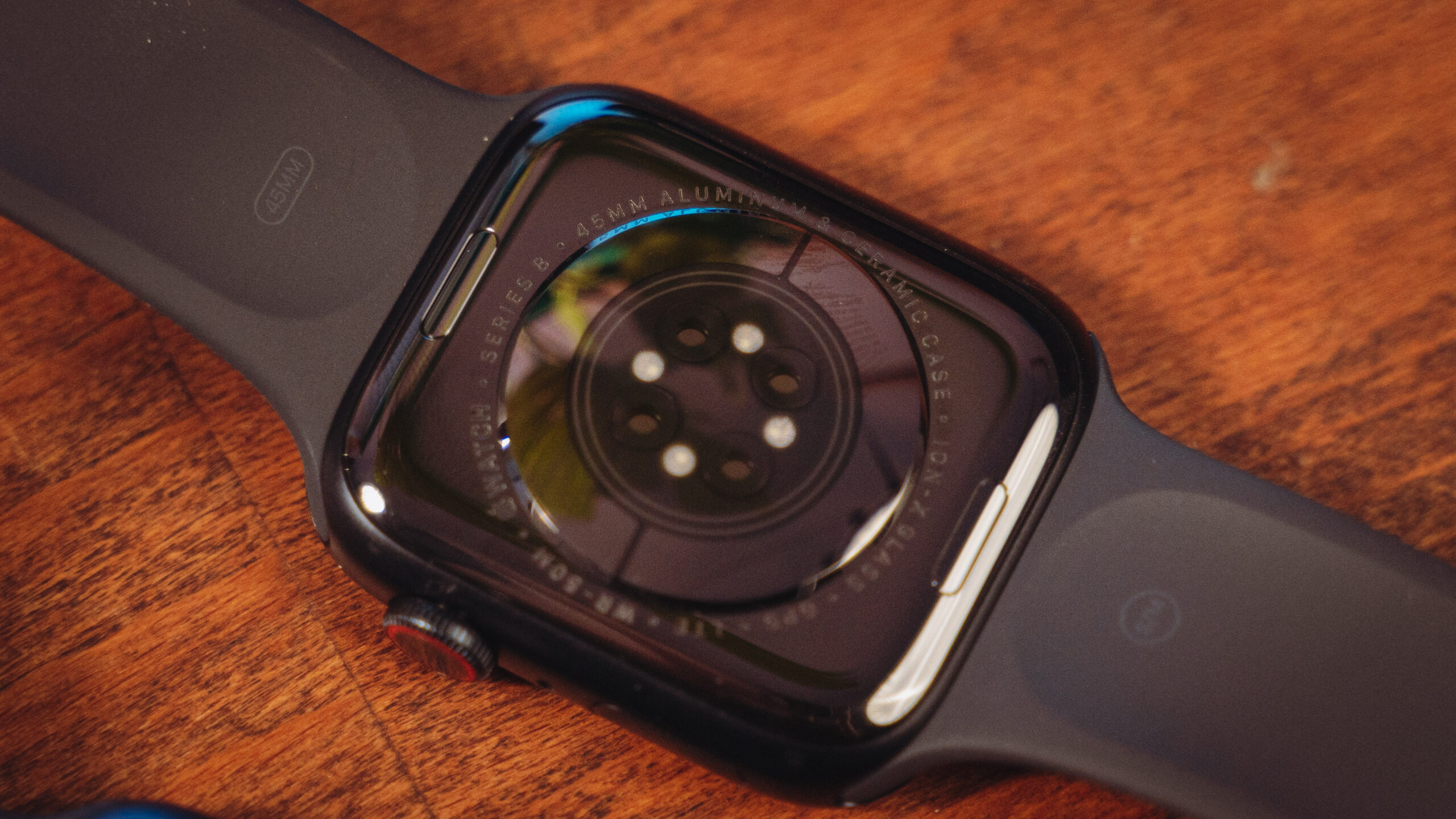 Test : l'Apple Watch Series 8 ne sait pas si j'ai de la fièvre, mais c'est  la meilleure montre - Numerama