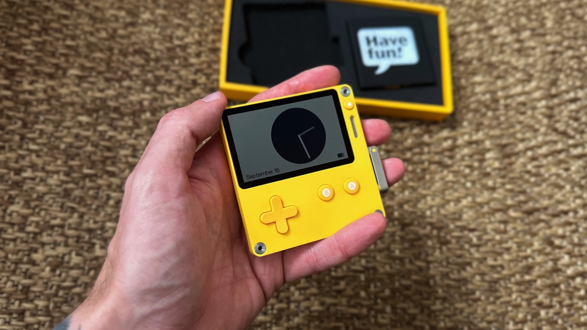 Playdate : une nouvelle console portable avec une manivelle