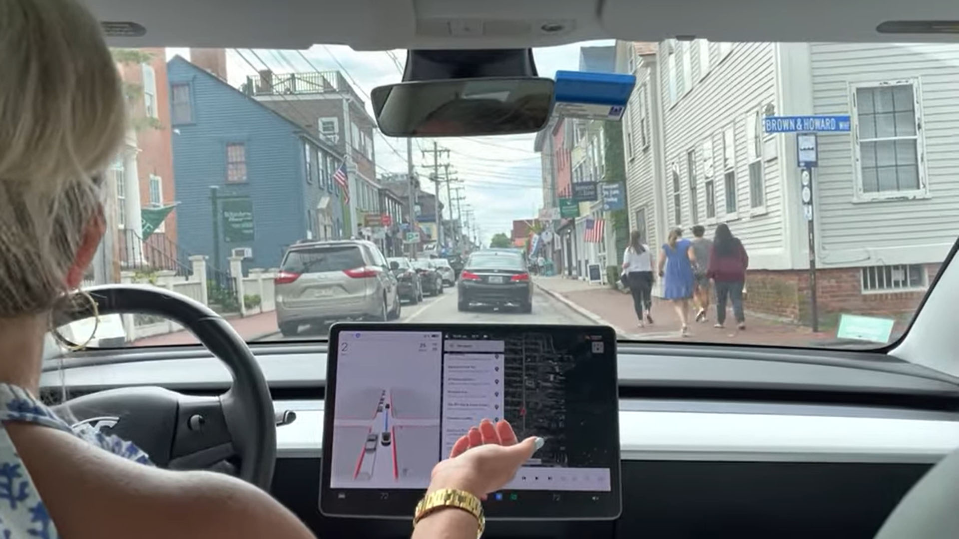 Autopilot : Tesla commence à supprimer le radar de ses voitures - Numerama