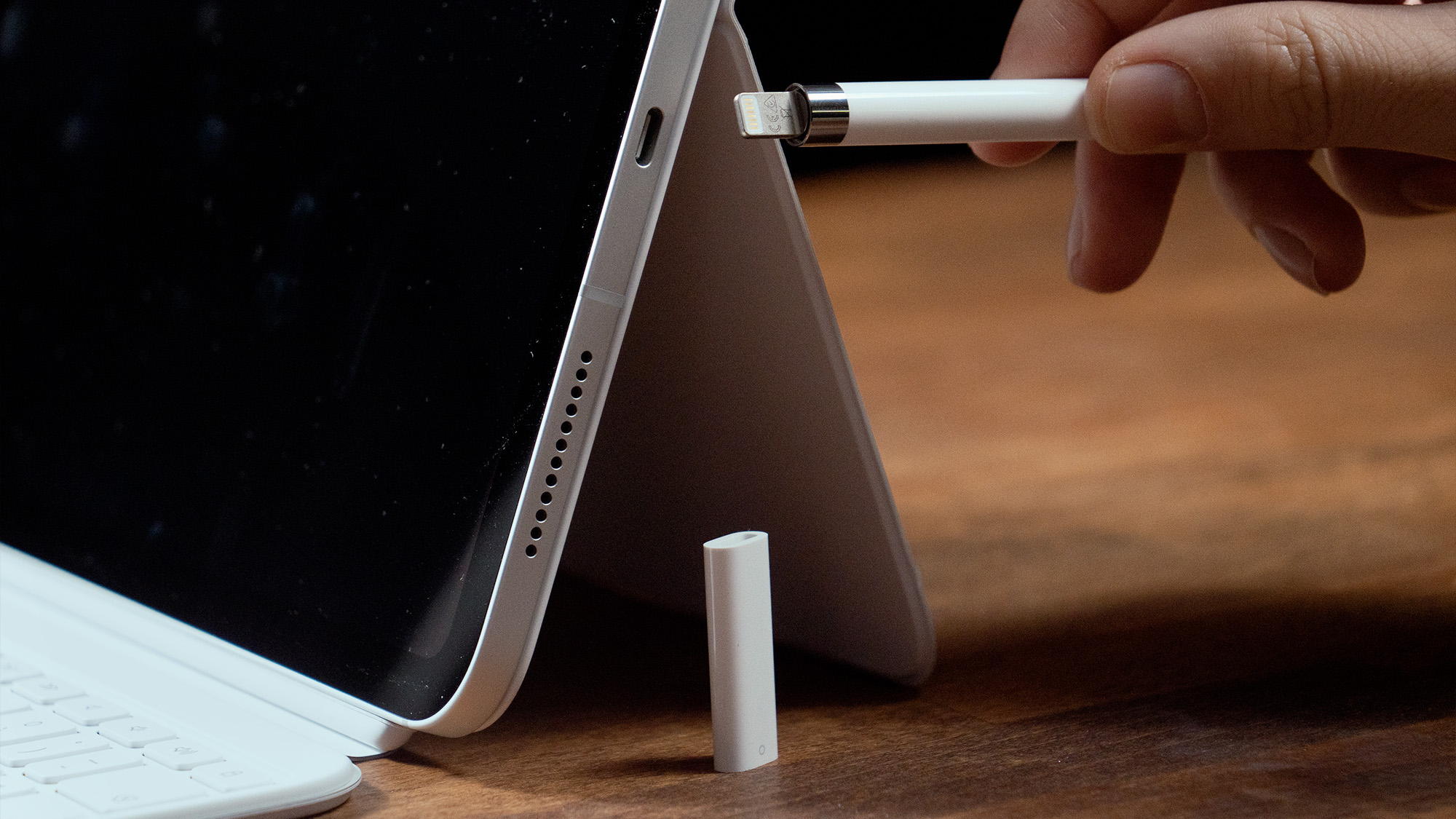 Apple Pencil 2 et Magic Keyboard, deux excellents accessoires pour iPad en  promo !