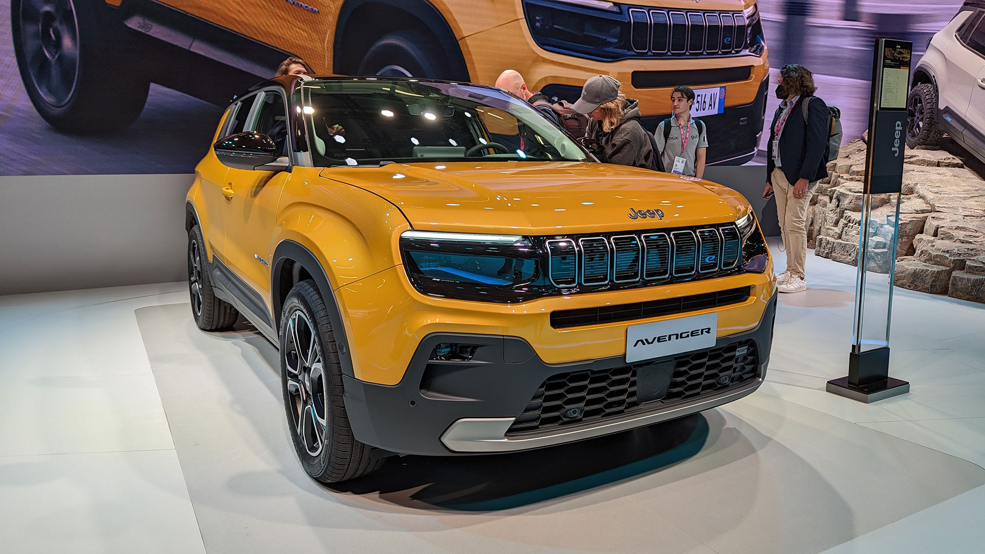 La toute nouvelle Jeep® Avenger dévoilée à Paris, le tout premier SUV de la  marque Jeep entièrement électrique, Jeep