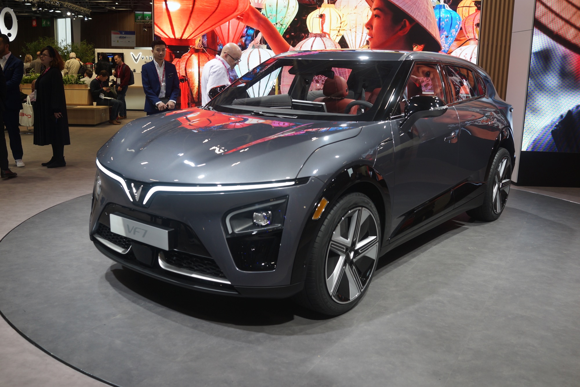 VinFast VF7 : prix, fiche technique, actualités et essai - Voitures