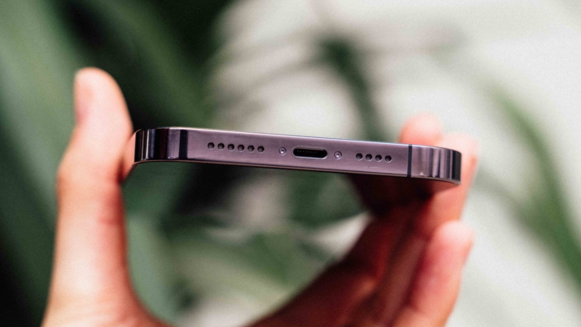 Le port USB-C des iPhone 15 serait bien universel, mais