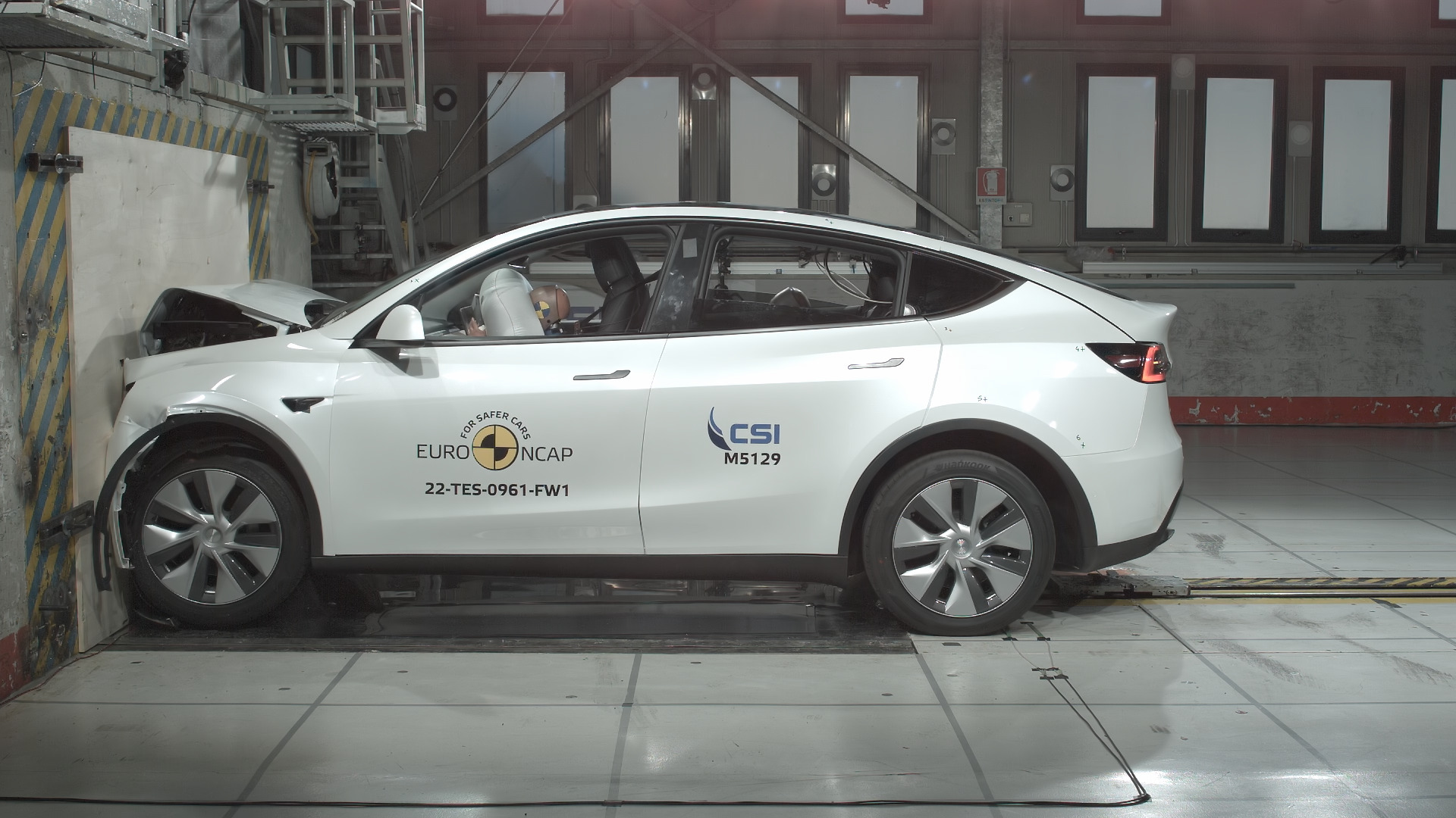 Au moindre accident, votre voiture électrique peut finir au rebut à cause de sa batterie euroncap teslamodely