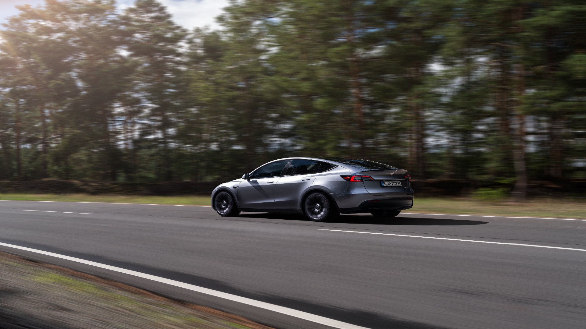 Des volants de Tesla Model Y tombent en pleine conduite jpgtopngconverter com 15
