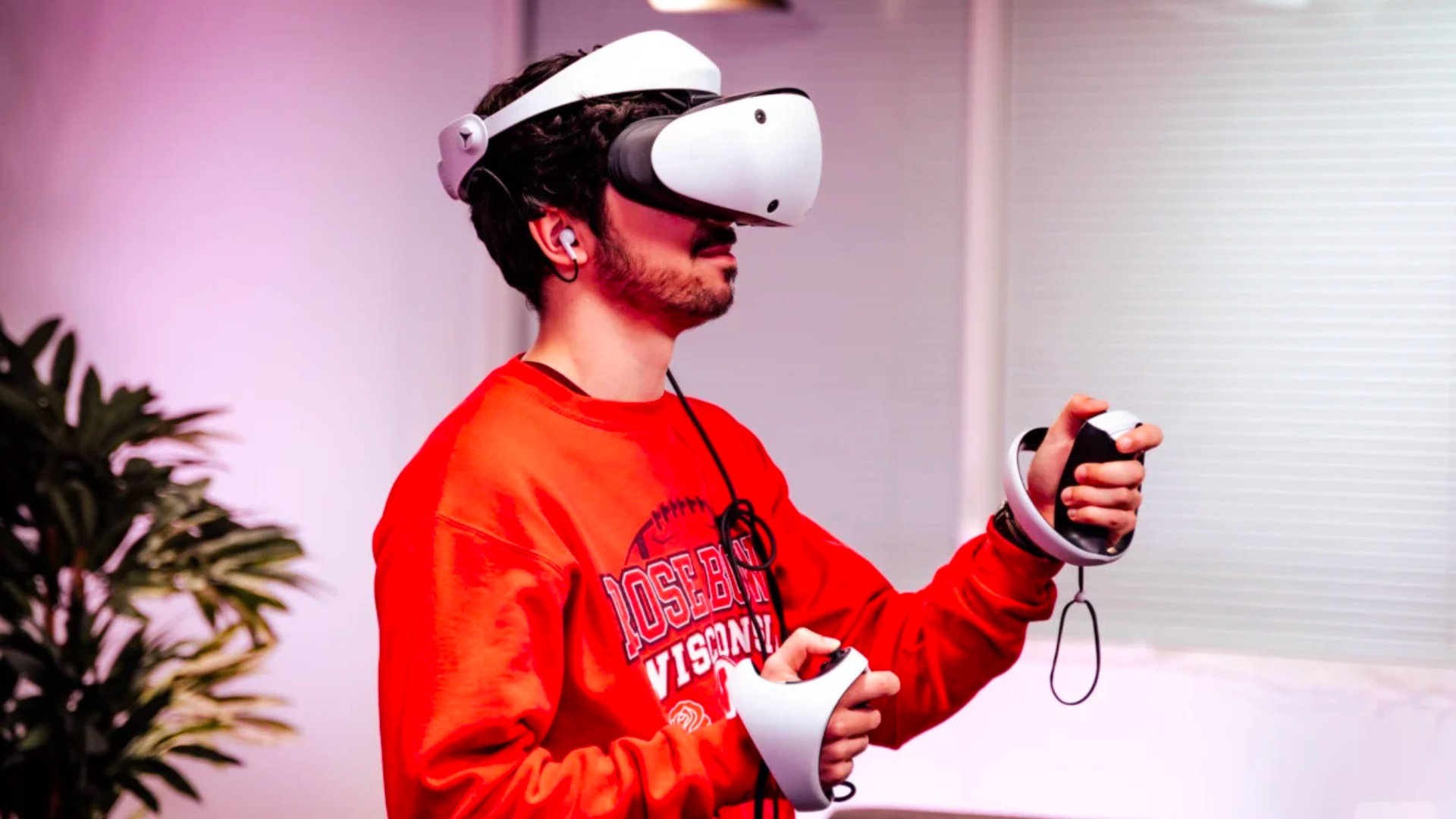 On a pris en main le PlayStation VR2, le casque de réalité virtuelle plus  cher que la PlayStation 5