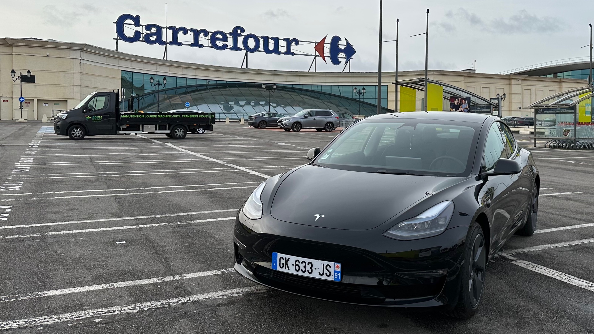 Le Tesla Model Y est déjà en location : pour booster la demande ? - Numerama