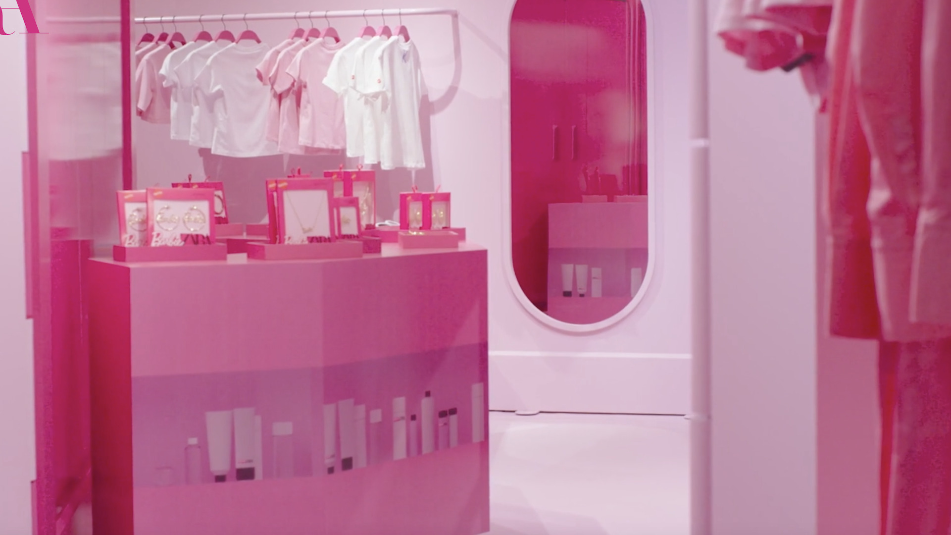 Une maison “Barbie” est à louer gratuitement sur Airbnb à l'occasion de la  sortie du film 