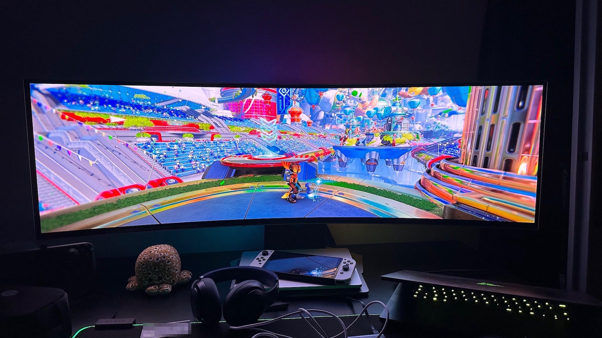 INCROYABLE MONITEUR de GAMING 45 pouces 240Hz INCURVÉ 