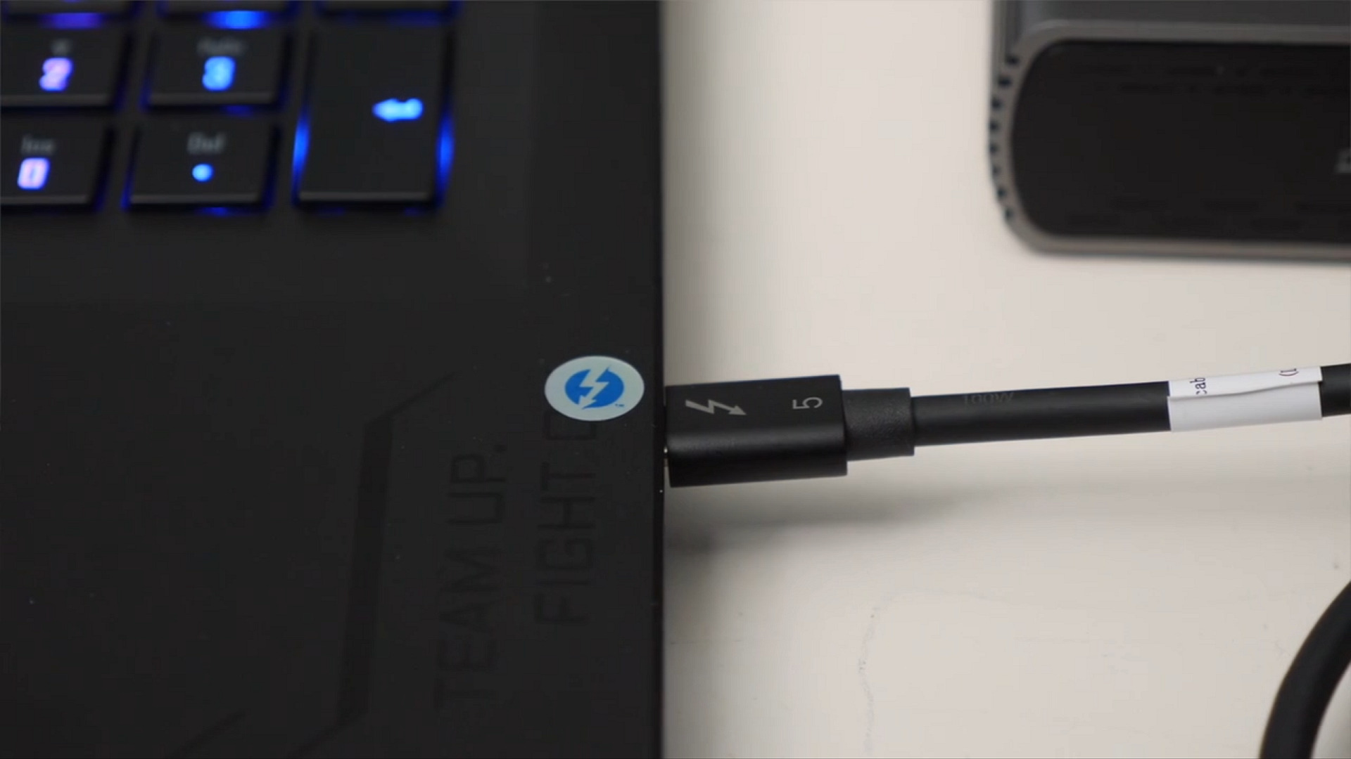 Thunderbolt 5 : le futur de l'USB-C promet un débit stupéfiant - Numerama