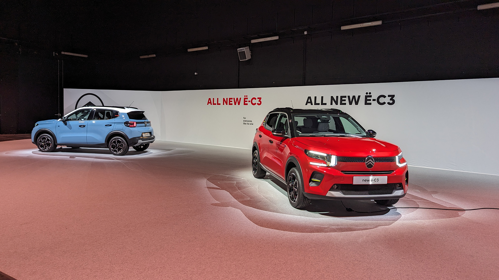 CITROËN DÉVOILE LA TOUTE NOUVELLE Ë-C3, PREMIÈRE VOITURE À LA FOIS