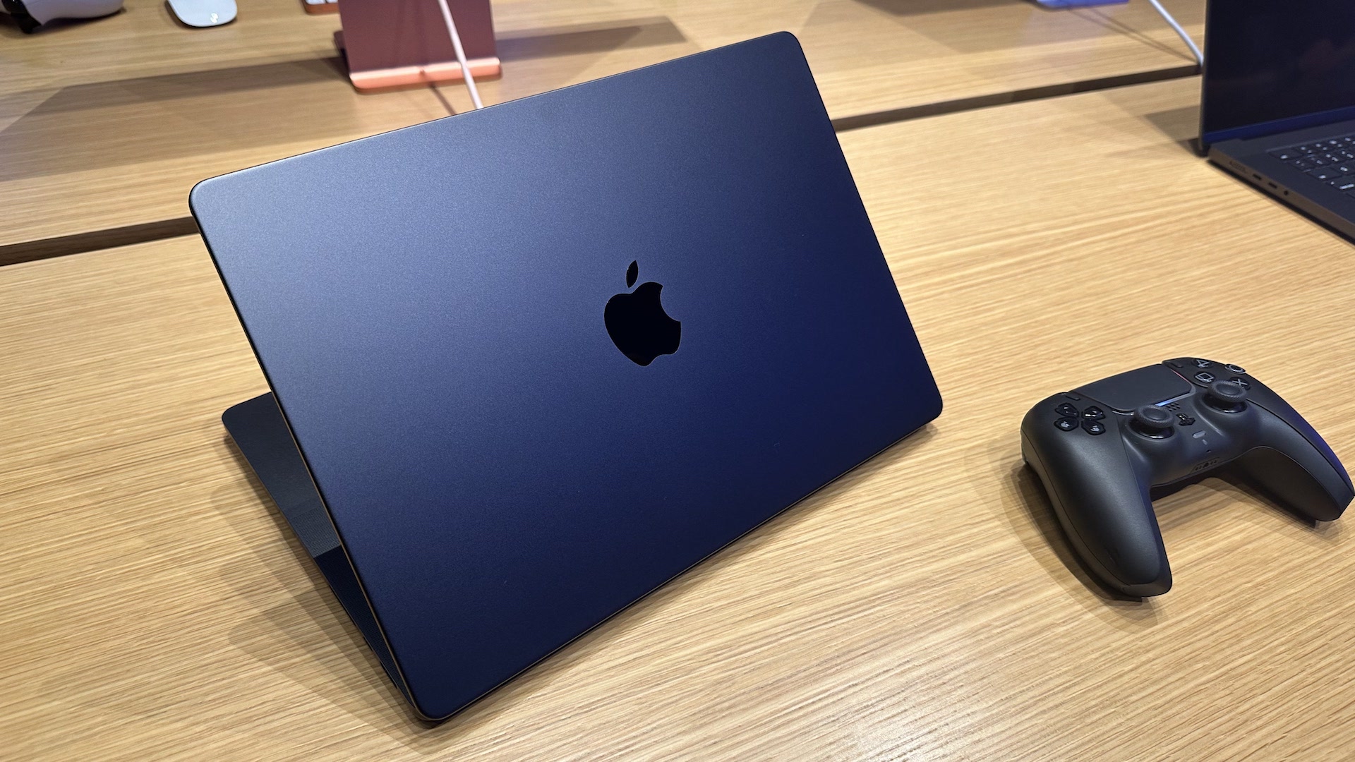 Apple MacBook Pro 16 M3 (2023) : prix, fiche technique, actualités et test  - PC portables - Numerama