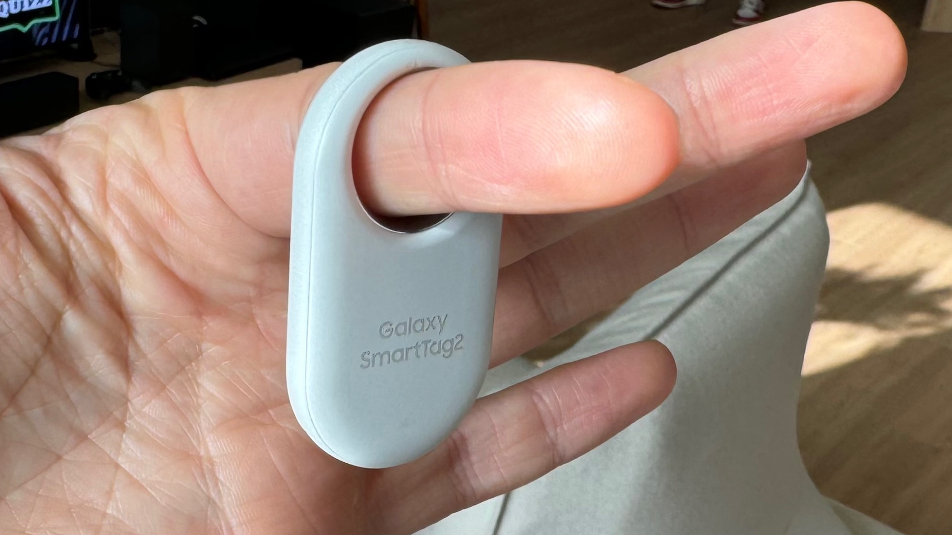 Samsung Galaxy SmartTag 2 officialisé : on a essayé le nouveau porte-clés  qui évite la crise de nerfs