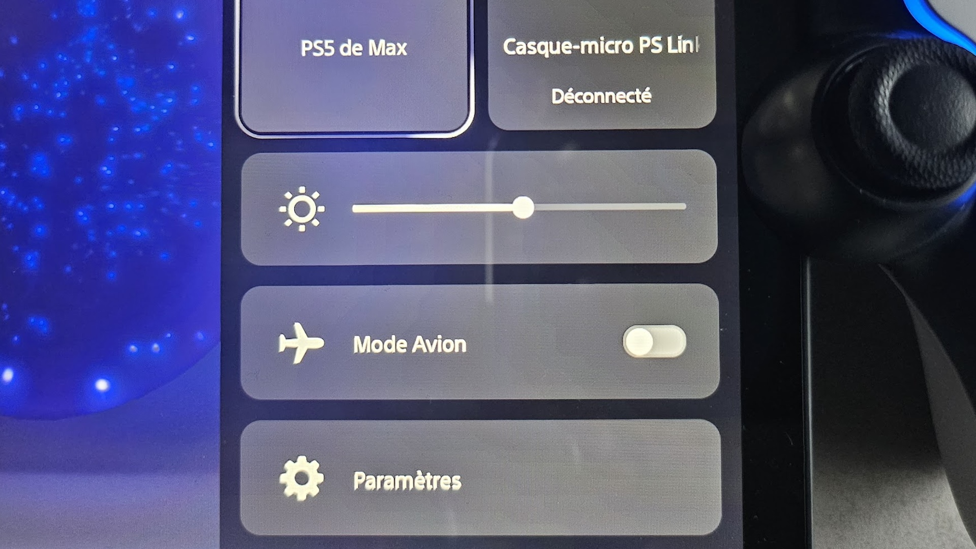 La PS5 devient transparente, et c'est très cool