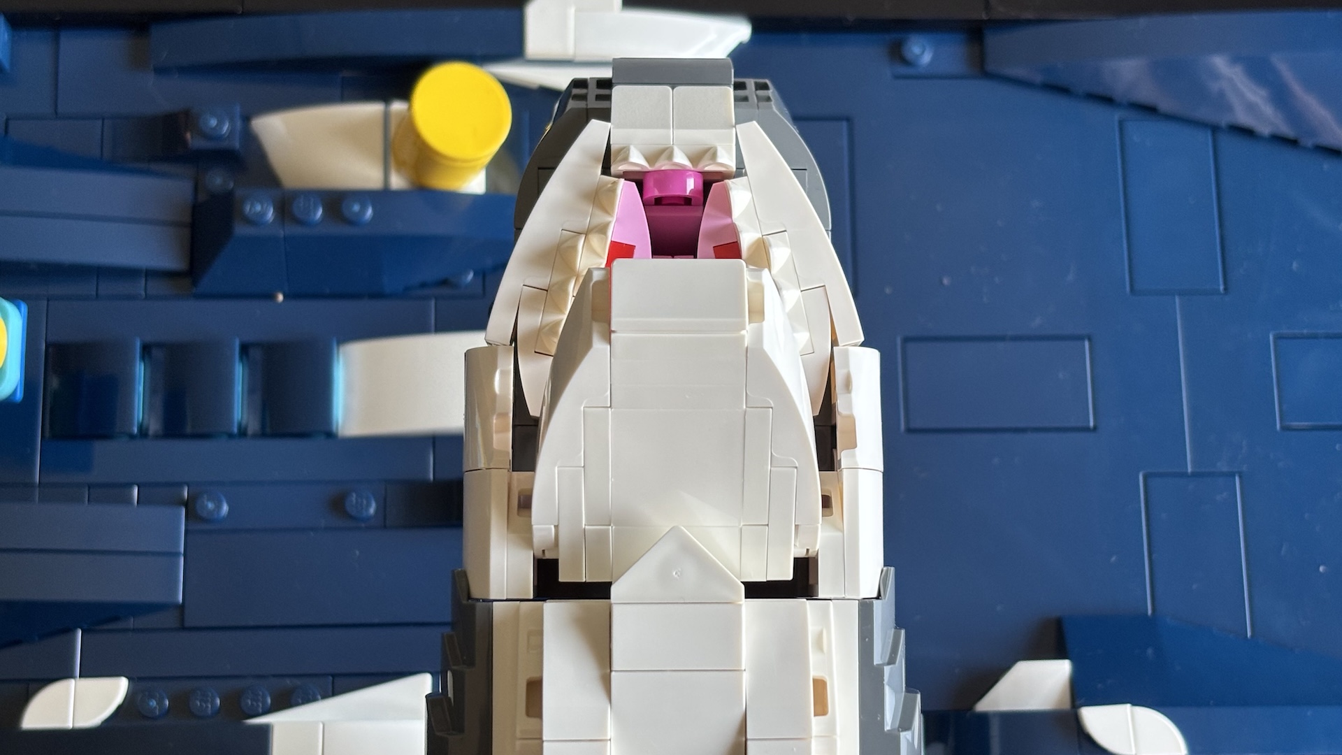 Le requin du Lego Les Dents de la mer est beaucoup trop chou