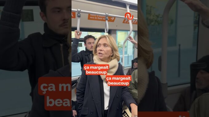 Valérie Pécresse nous montre qu&rsquo;on peut payer par carte bancaire dans les bus parisiens !